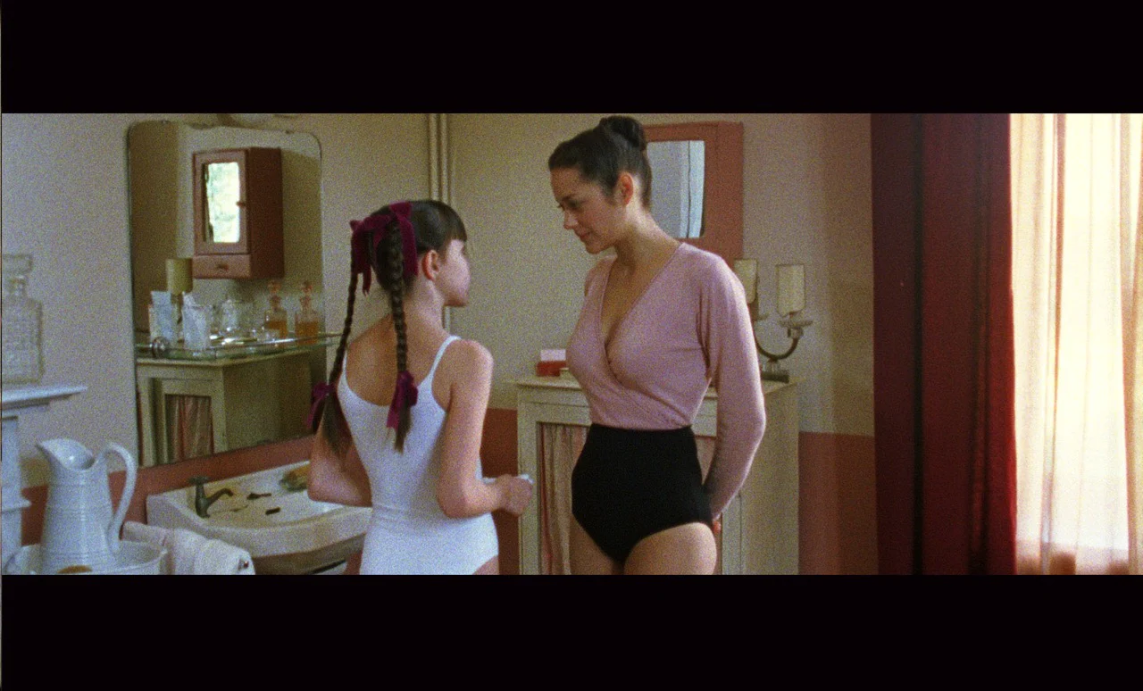 The Worlds of Lucile Hadžihalilović [4-Disc Blu-ray Box Set + Book] - Image 13